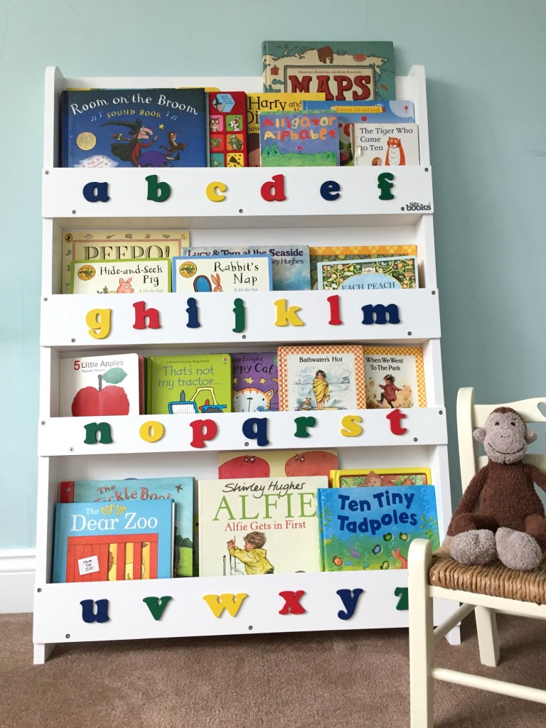 Bookcase, normal with monkey