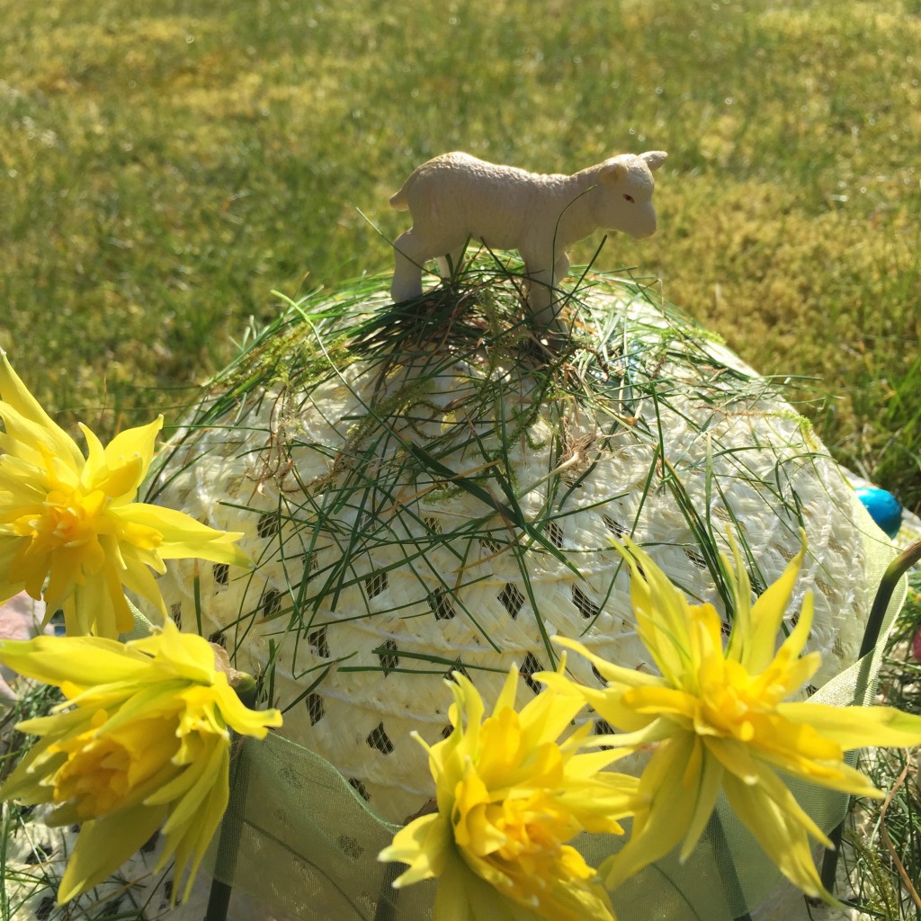 Easter bonnet close up